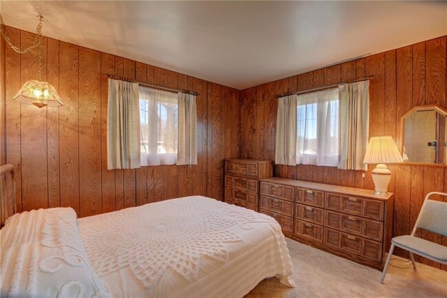 Building Photo - 9 Glenview Dr