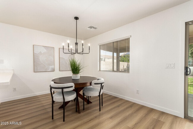 Building Photo - 479 E Dragon Springs Dr