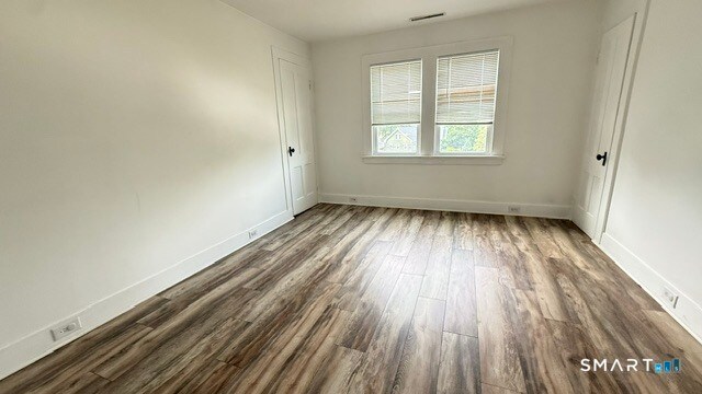 Building Photo - 84 Alcove St