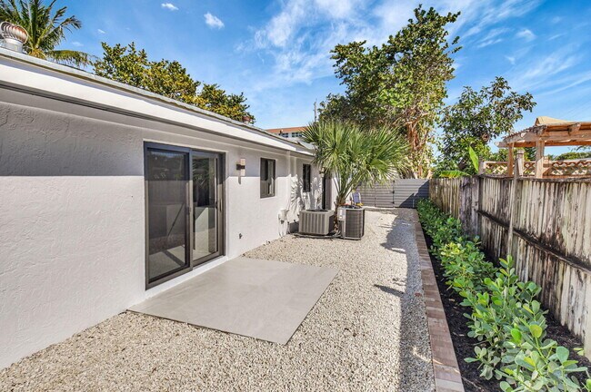 Building Photo - 2894 Florida Blvd