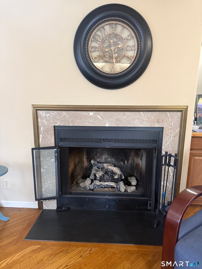 Building Photo - 8 Crossroads Ln