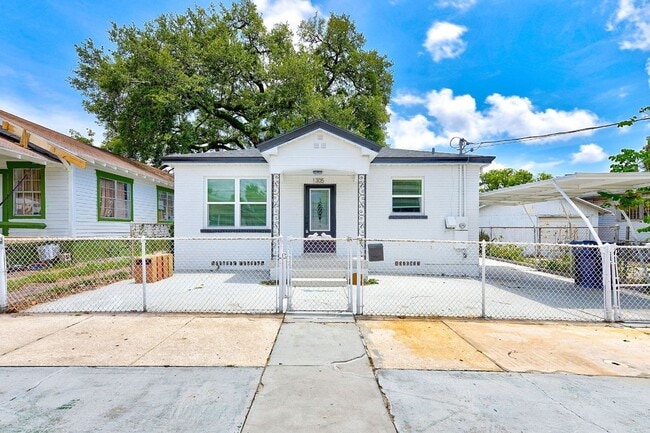 Building Photo - Introducing the Jewel of Ybor City: A Full...