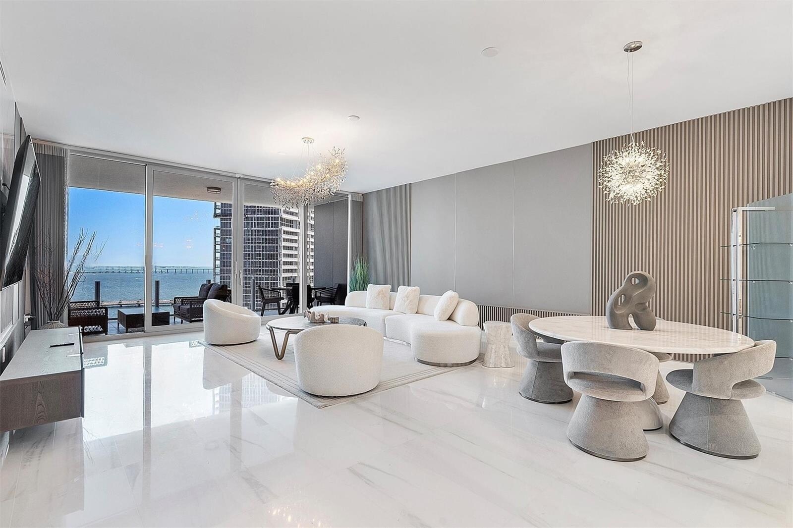 Building Photo - 300 Biscayne Boulevard Way