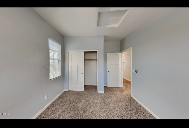 Building Photo - 10514 E Neville Ave