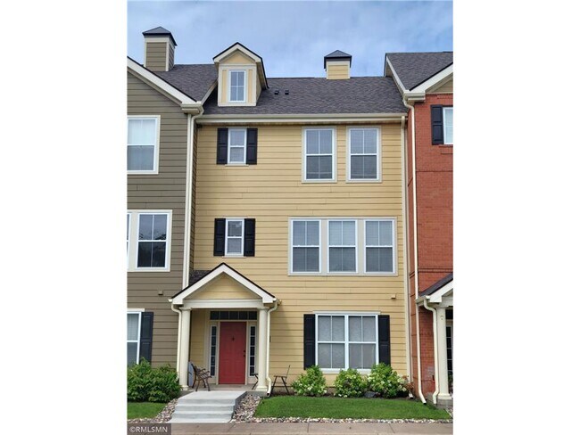Primary Photo - 10266 Bleeker St
