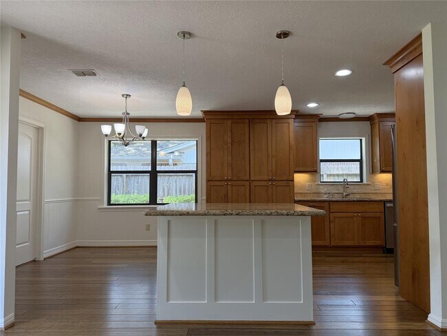 Building Photo - 5007 Shady Nook Ct