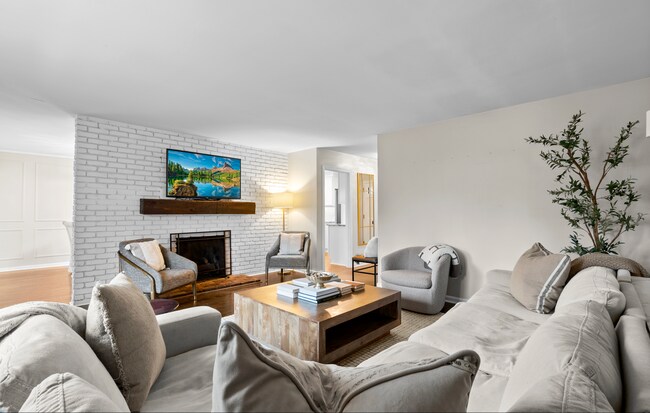 Building Photo - 8608 Whipps Bend Rd