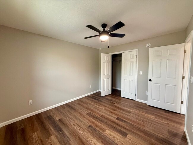 Building Photo - 107 Losey St