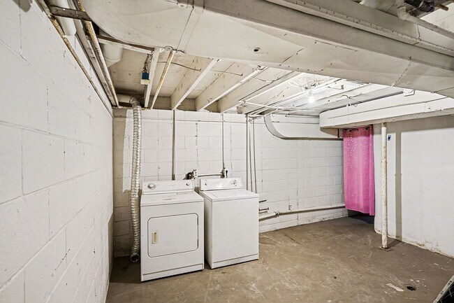 Building Photo - AVAILABLE NOW!  KEARSLEY SCHOOLS!