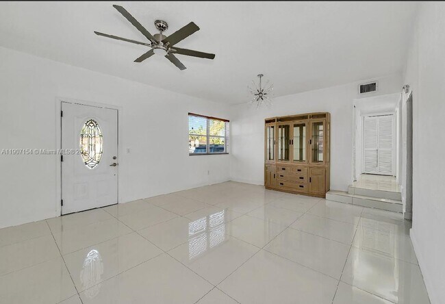 Building Photo - 2902 NW 11th St