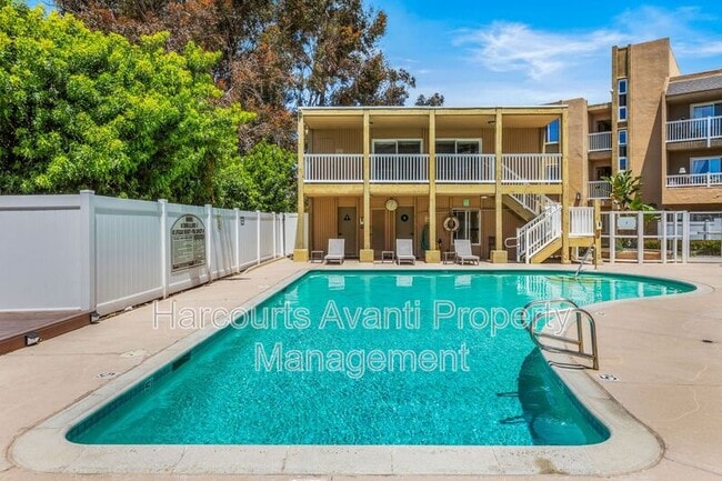 Building Photo - 3030 Suncrest Dr
