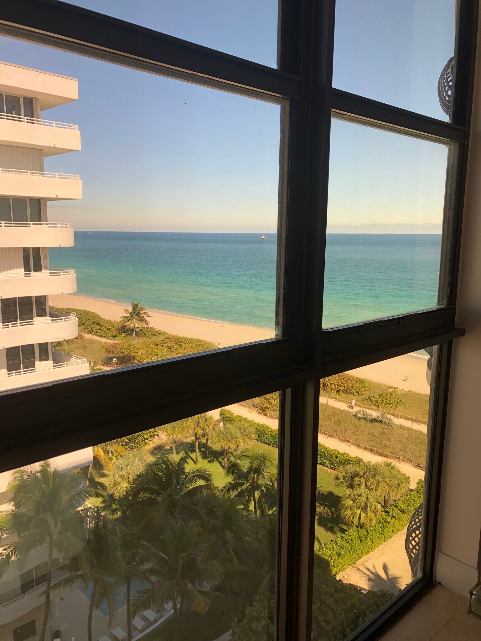 Building Photo - 8877 Collins Ave