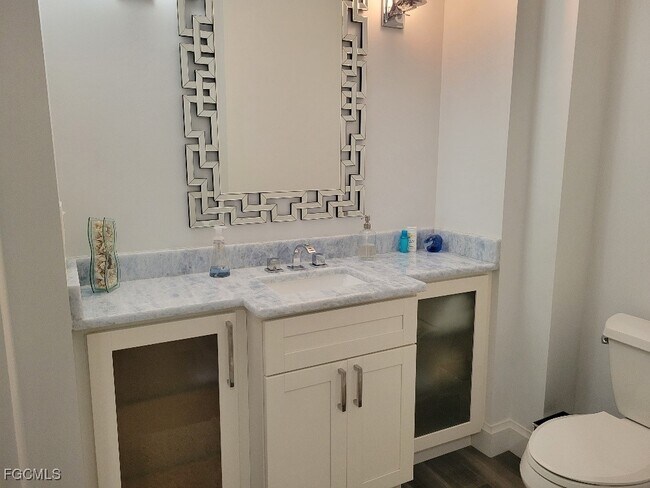 Building Photo - 11620 Court of Palms