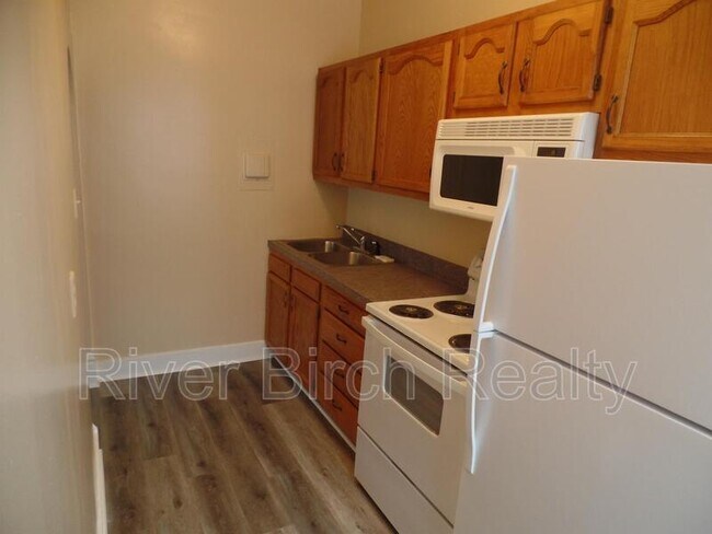 Building Photo - 457 W Lawrence Ave