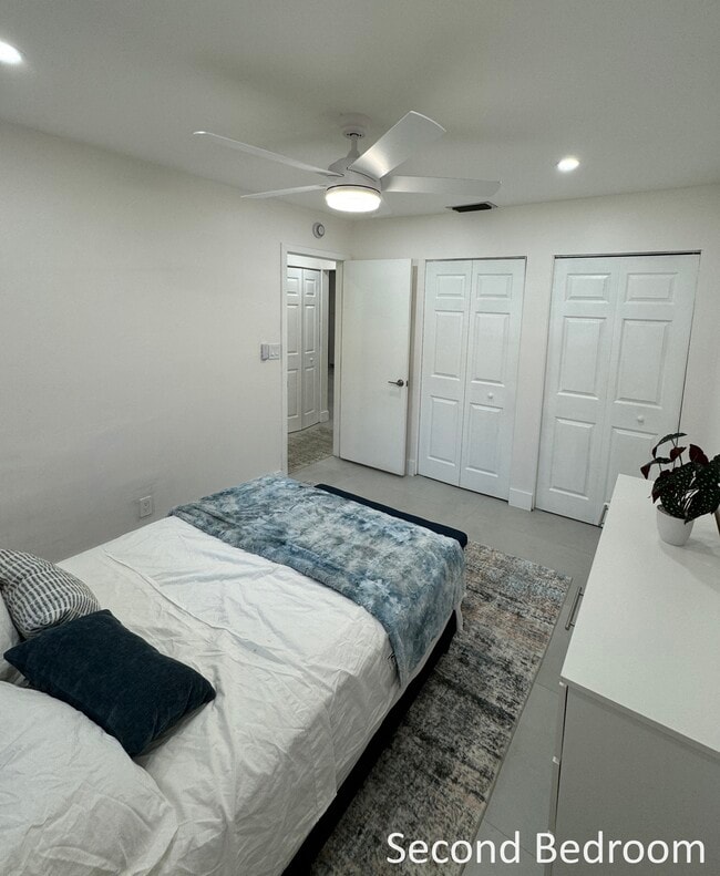 Building Photo - 3936 Arelia Dr S