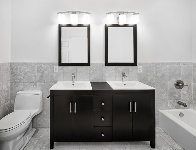 Building Photo - 326 Midland Ct