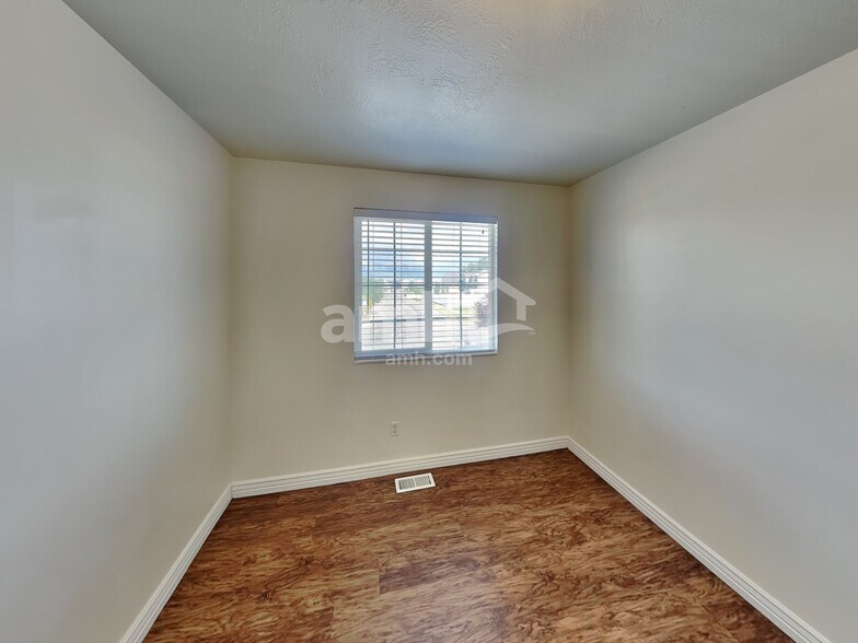 Building Photo - 2436 2940 W