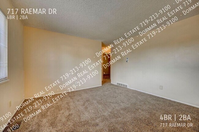 Building Photo - 717 Raemar Dr