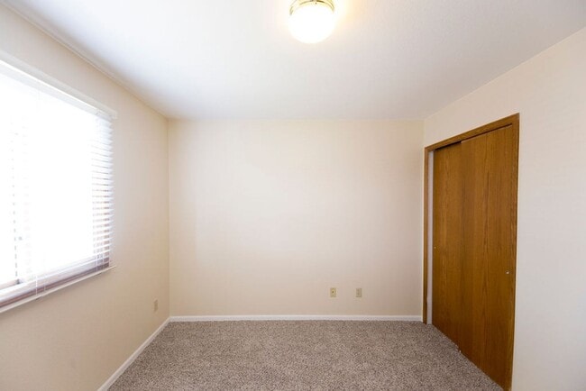 Building Photo - Home backing to foothills