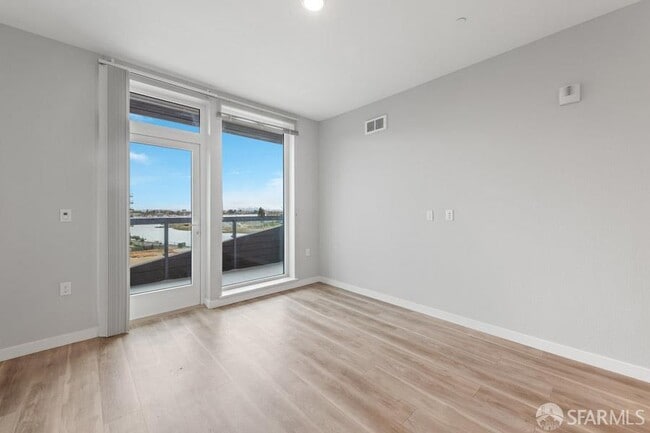 Building Photo - 260 Brooklyn Basin Wy