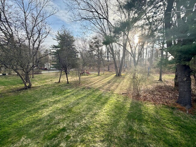 Building Photo - 29 Carriage Hill Ln