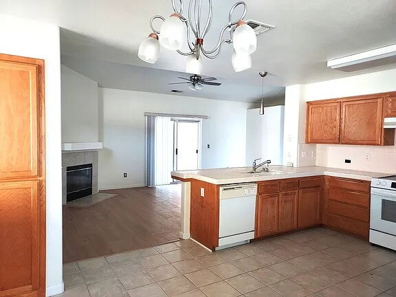 Building Photo - The 3-Bd , 2-Bth home is freshly renovated with new paint