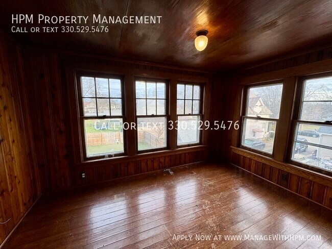 Building Photo - 1214 Tremont Ave SW