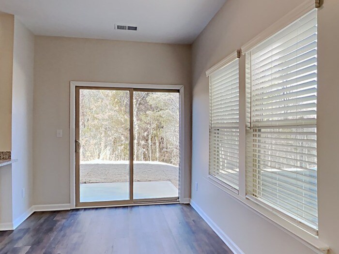 Building Photo - 471 Hager Lake Rd