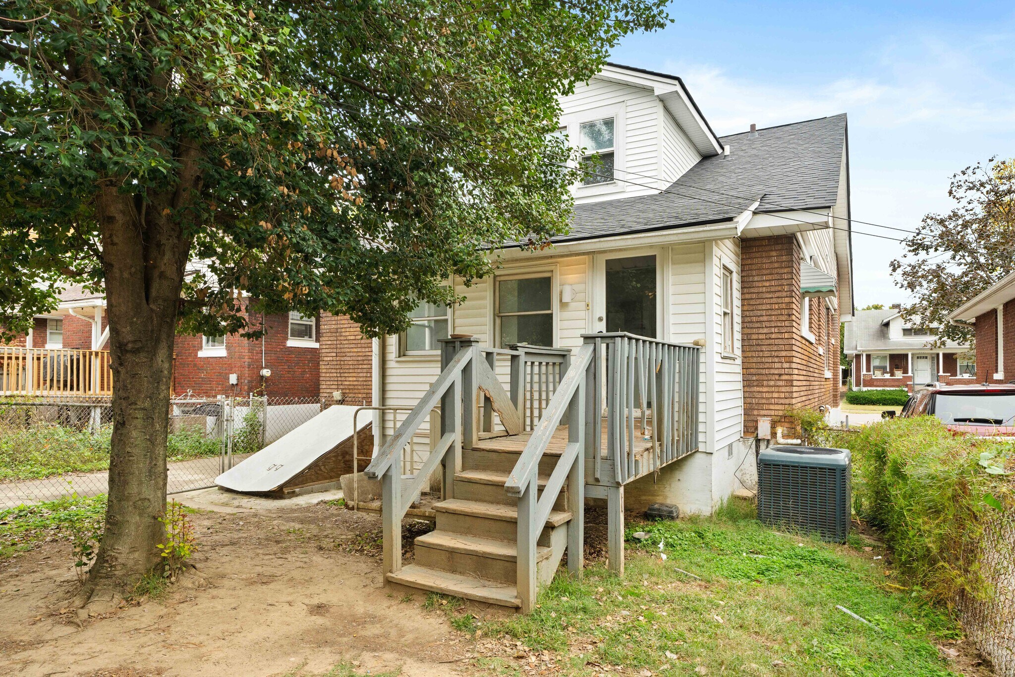 Building Photo - 2416 Sherry Rd