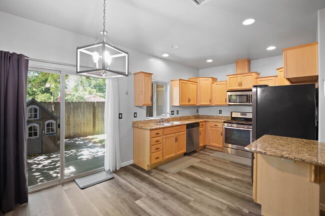 Building Photo - 190 Rivers Edge Dr