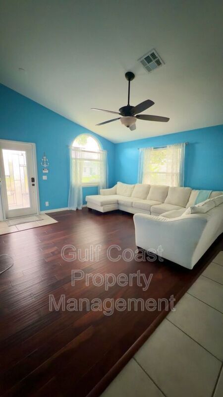 Building Photo - 11652 Pawley Ave