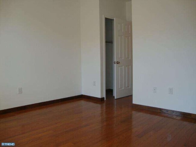 Building Photo - Recently Renovated 2-Bedroom Home for Rent in South Philadelphia