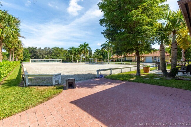 Building Photo - 14943 Paddock Dr
