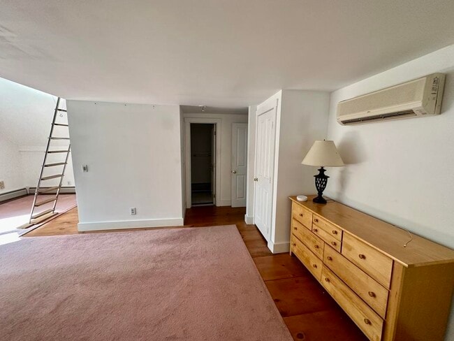 Building Photo - 43 Pleasant St