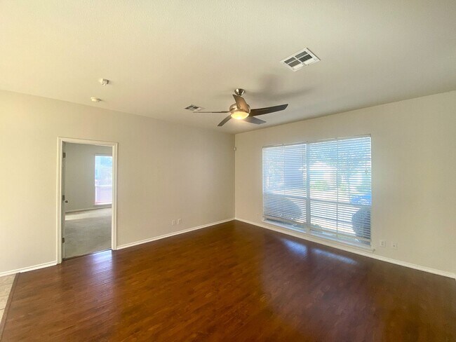 Building Photo - Amazing home with Garage and Backyard 3/2 ...