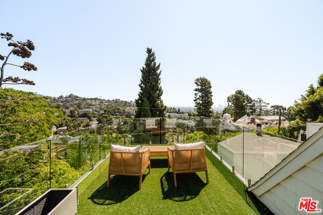 Building Photo - 2261 Vasanta Way