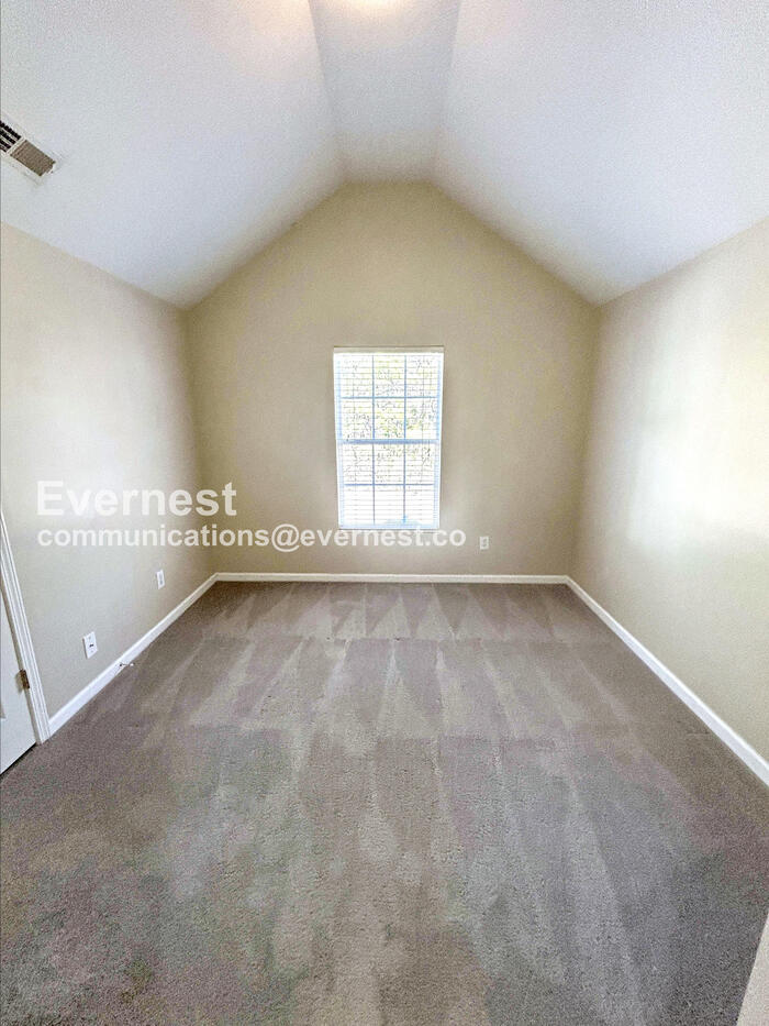 Building Photo - 941 Ujamaa Dr