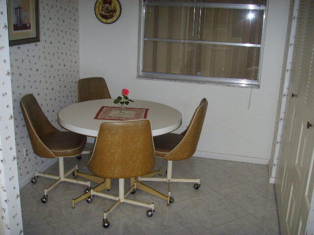 Building Photo - 15 Willowbrook Ln