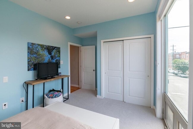 Building Photo - 2029 E Huntingdon St