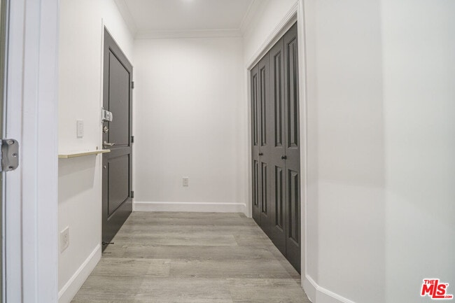 Building Photo - 970 S St Andrews Pl