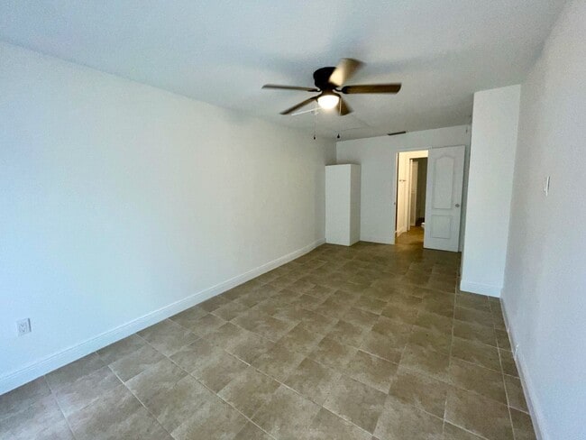 Building Photo - 1 Bed /1 Bath w/ Private Courtyard