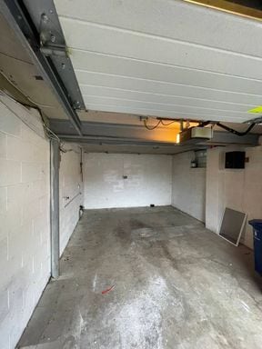 Building Photo - Charming 3 bed, 2 bath with finished basement!