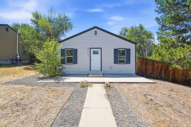 Building Photo - $2,440.95 with $300 off the first month's rent, 2 Beds - 1 Bath, Single Family Home in Denver wit...