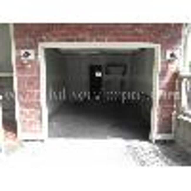 Building Photo - Spacious Fresh updates- Sorry NO PETS