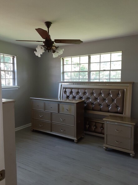 Master Bedroom - 9469 Macedonia Ave