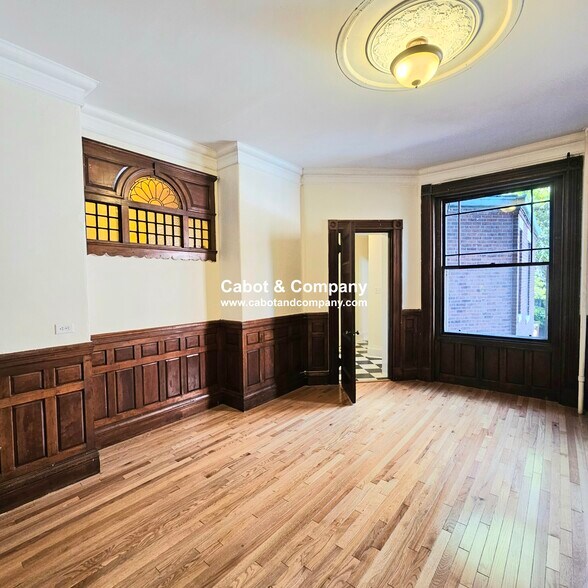 Primary Photo - 293 Newbury St
