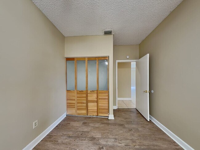 Building Photo - 1421 SW 85th Ave