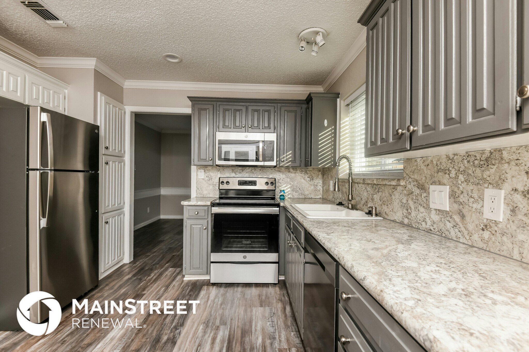 Building Photo - 3813 Clear Brook Cir