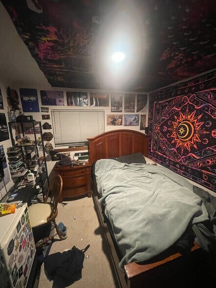 bedroom - 728 Iowa St