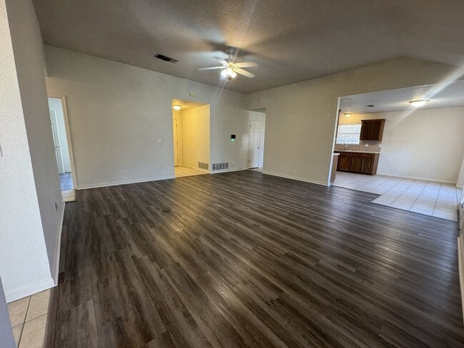 Building Photo - 305 Grizzly Trail